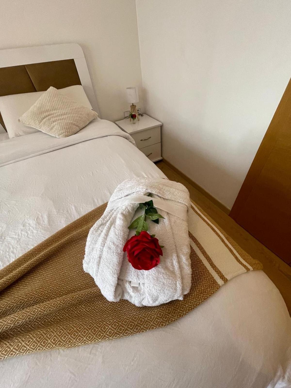 Appartement De Luxe Avec Jardin Vue Sur La Piscine Golf Securise 24H Sur 24 A 5 Minutes De L Aeroport Marrakesh Exterior foto